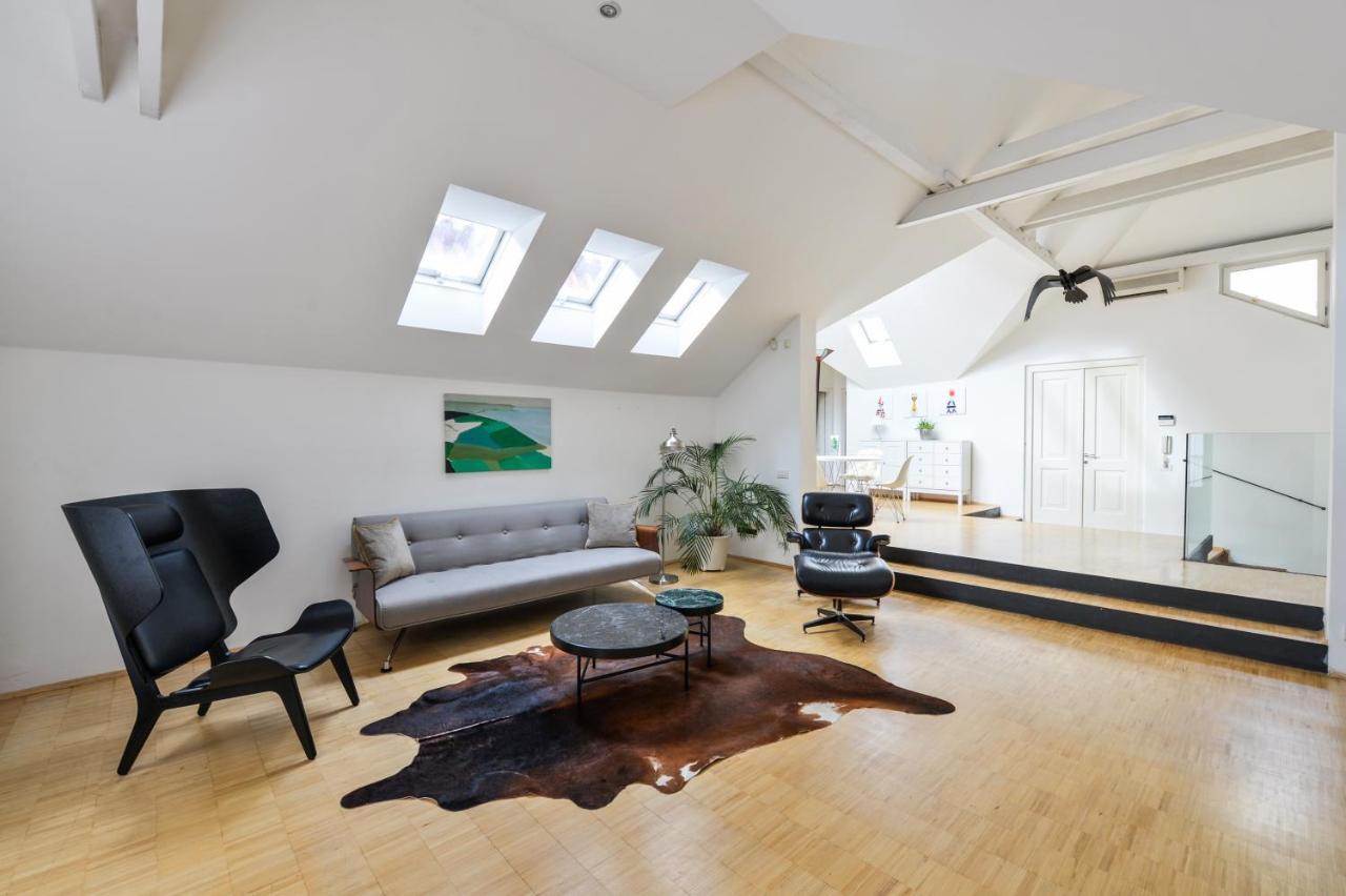 Ferienwohnung Eclectic Loft Royal Way Prag Exterior foto