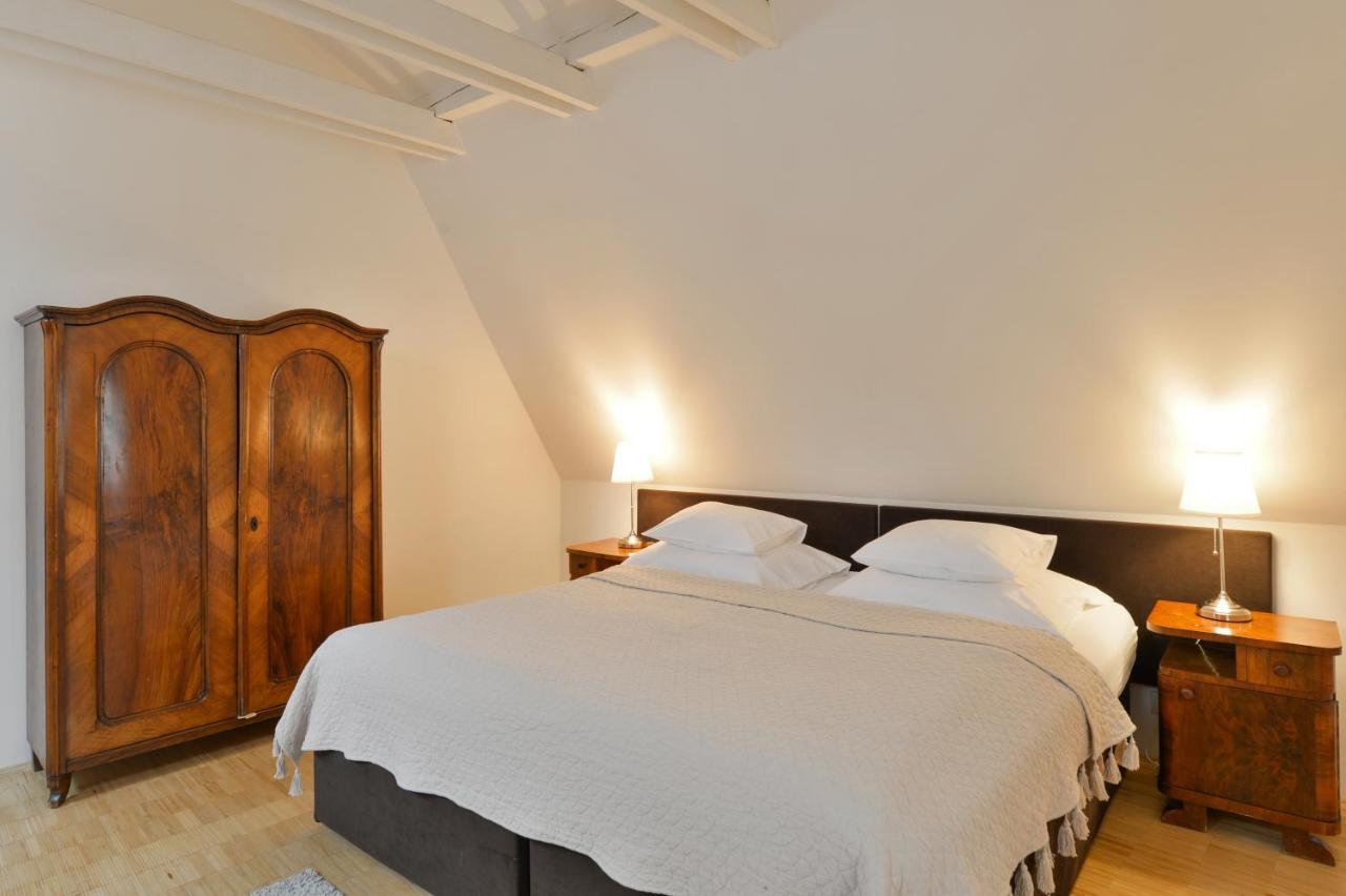 Ferienwohnung Eclectic Loft Royal Way Prag Exterior foto